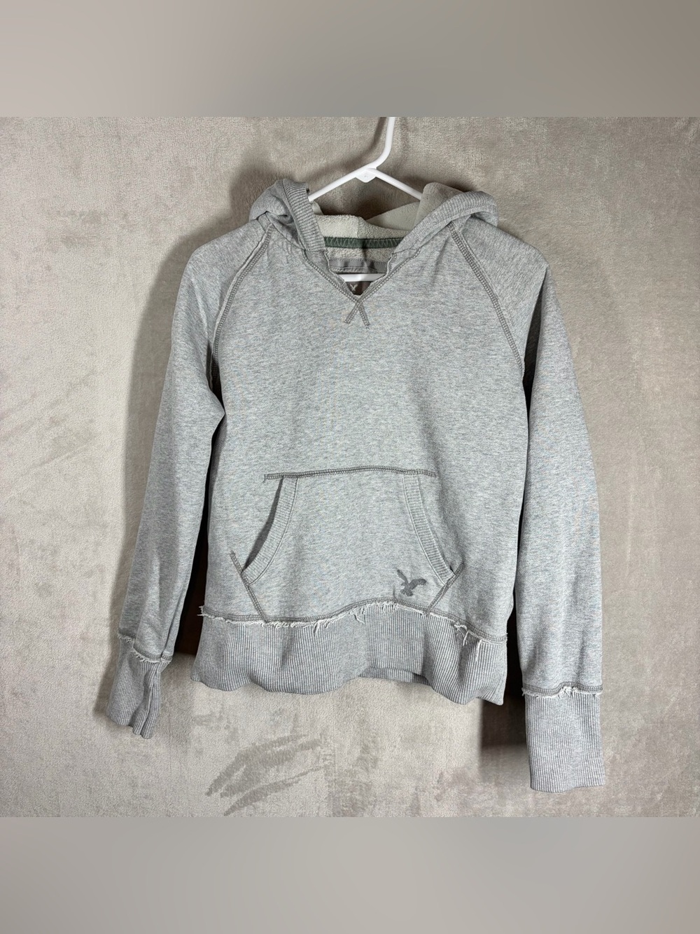 American Eagle Distressed Hem Pullover Hoodie Women’s L Grey Fleece Thick Warm
